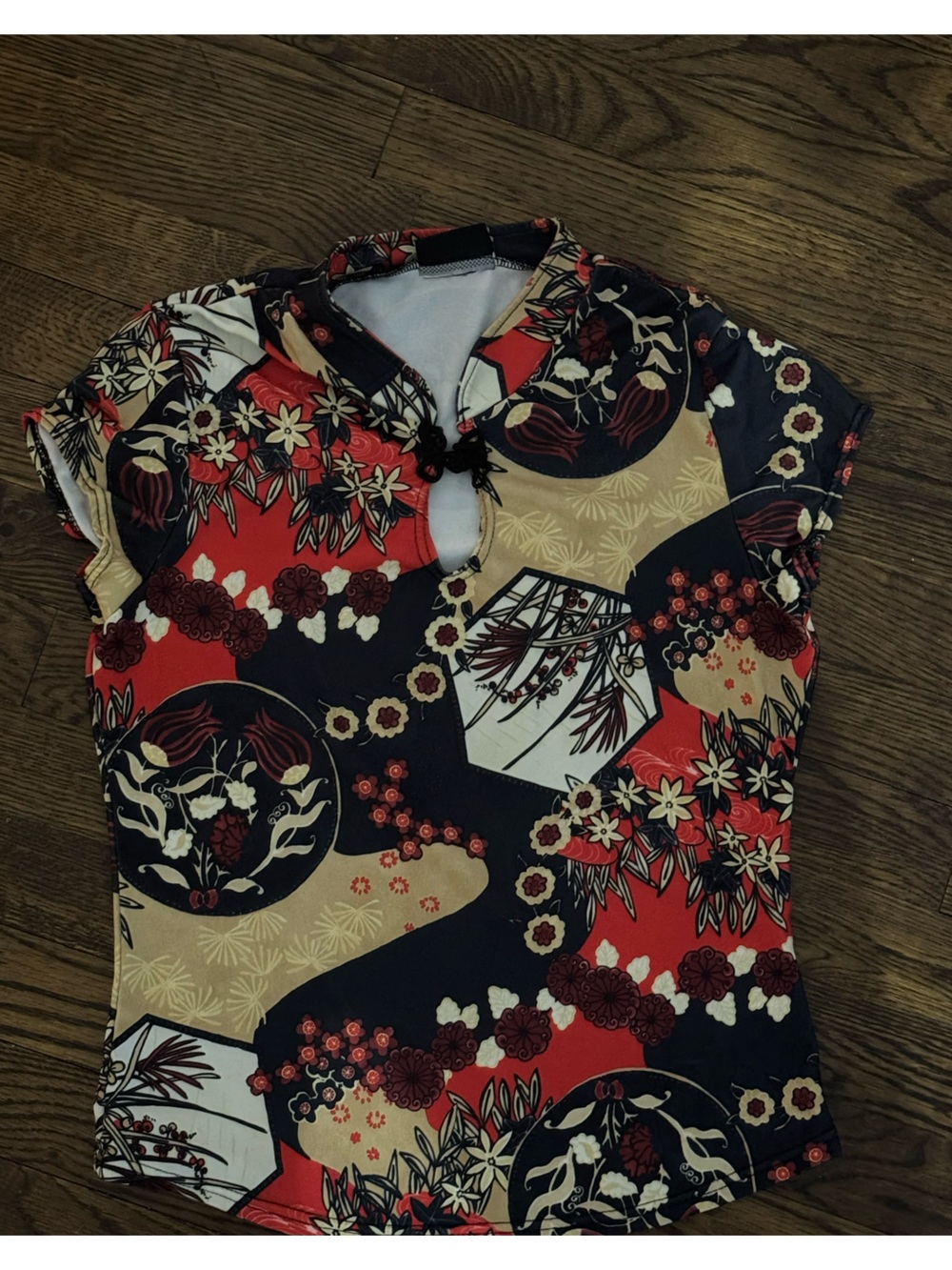 Floral eAbstract Print Short Sleeve Top — Red, Black, Cream